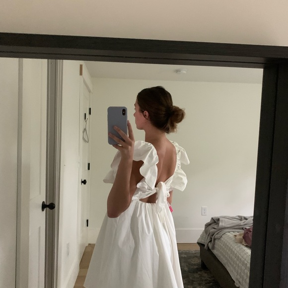 White dress - Picture 2 of 5